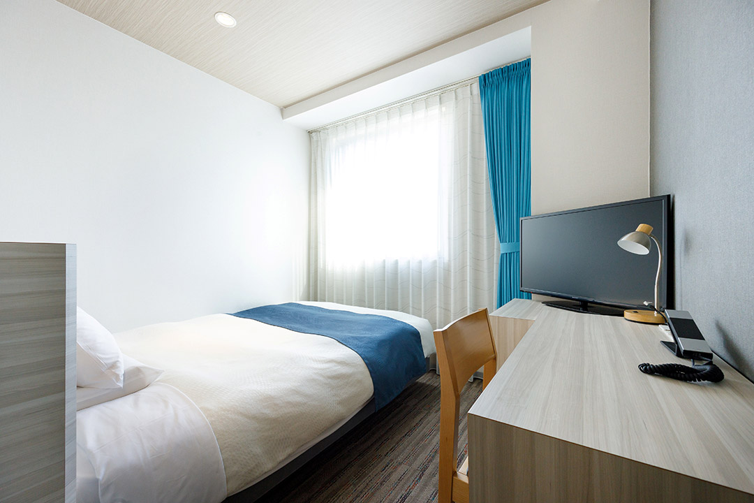 Single room for double use